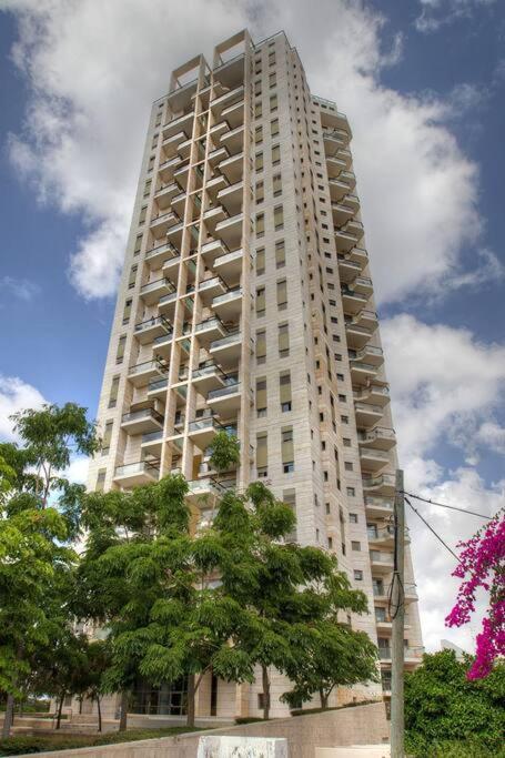 Beautiful Penthouse W/Amazing View, Prime Location Ramat Gan Exterior foto