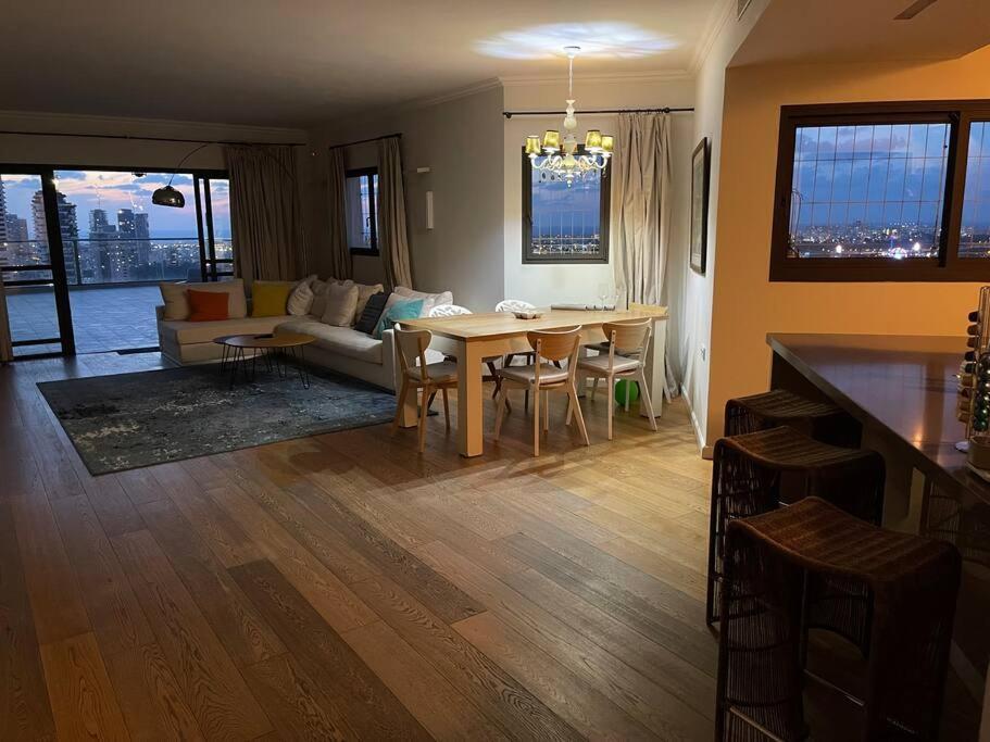 Beautiful Penthouse W/Amazing View, Prime Location Ramat Gan Exterior foto