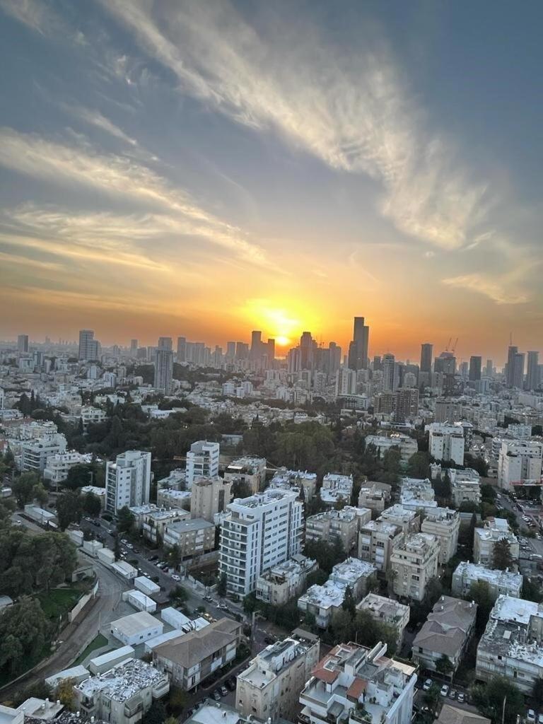 Beautiful Penthouse W/Amazing View, Prime Location Ramat Gan Exterior foto